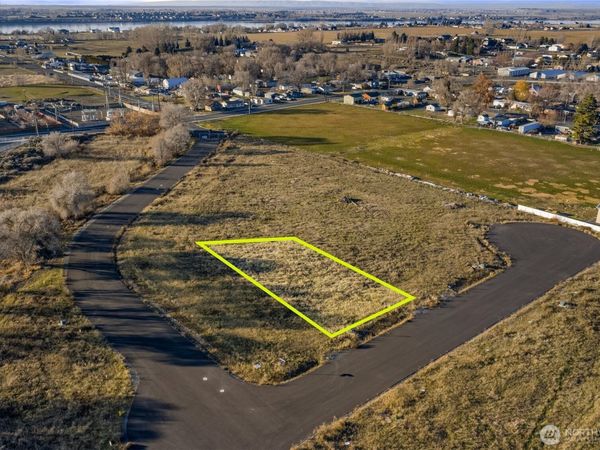 6 Valley Road NE, Unit 6, Moses Lake, WA 98837