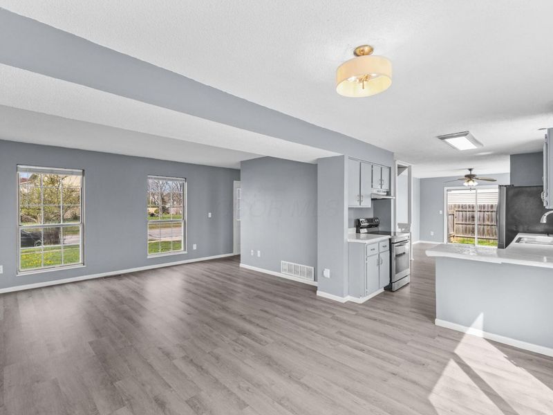 2978 Bismark Drive , Hilliard, OH 43026 Photo 8