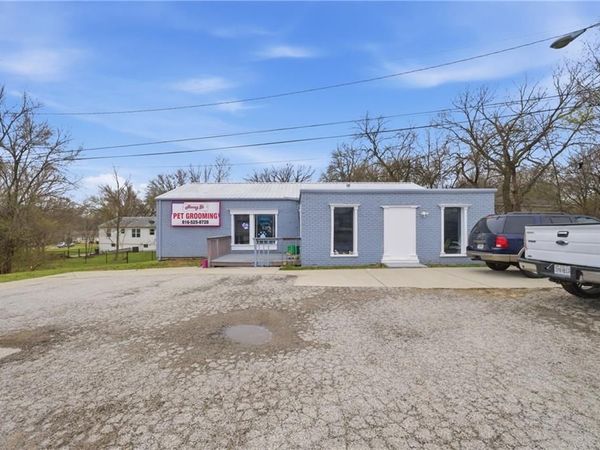 813 SW Oldham Boulevard, Lee's Summit, MO 64063