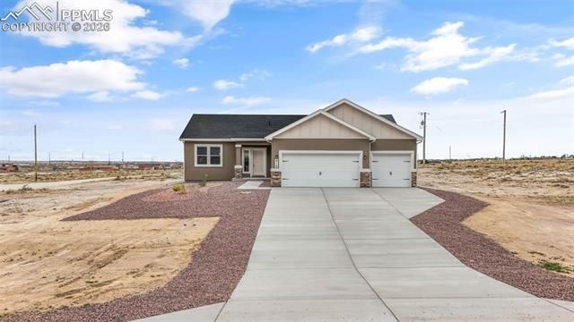 916 E Platteville Boulevard, Pueblo, CO 81007 Main Photo