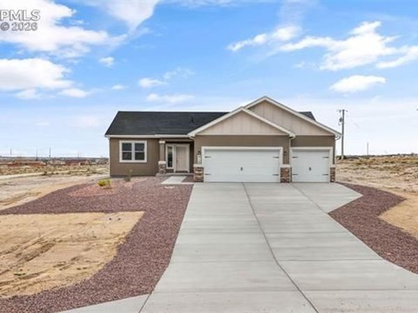 916 E Platteville Boulevard, Pueblo, CO 81007