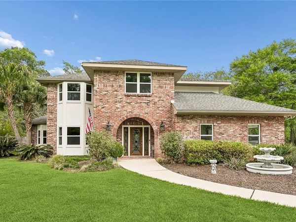 685 N BEAU CHENE Drive, Mandeville, LA 70471