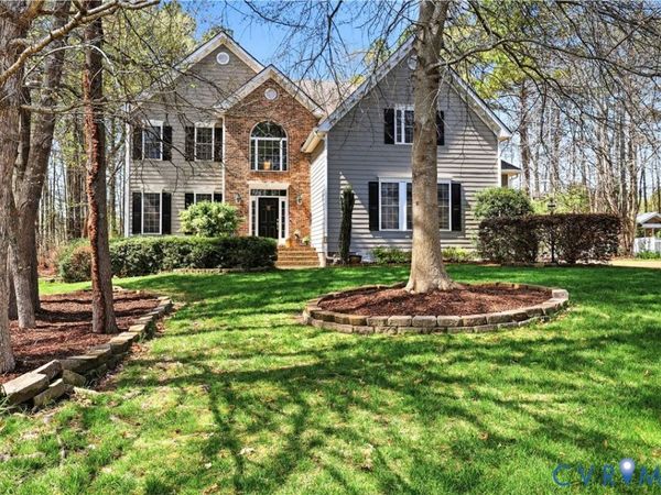 4724 Summer Lake Circle , Moseley, VA 23120