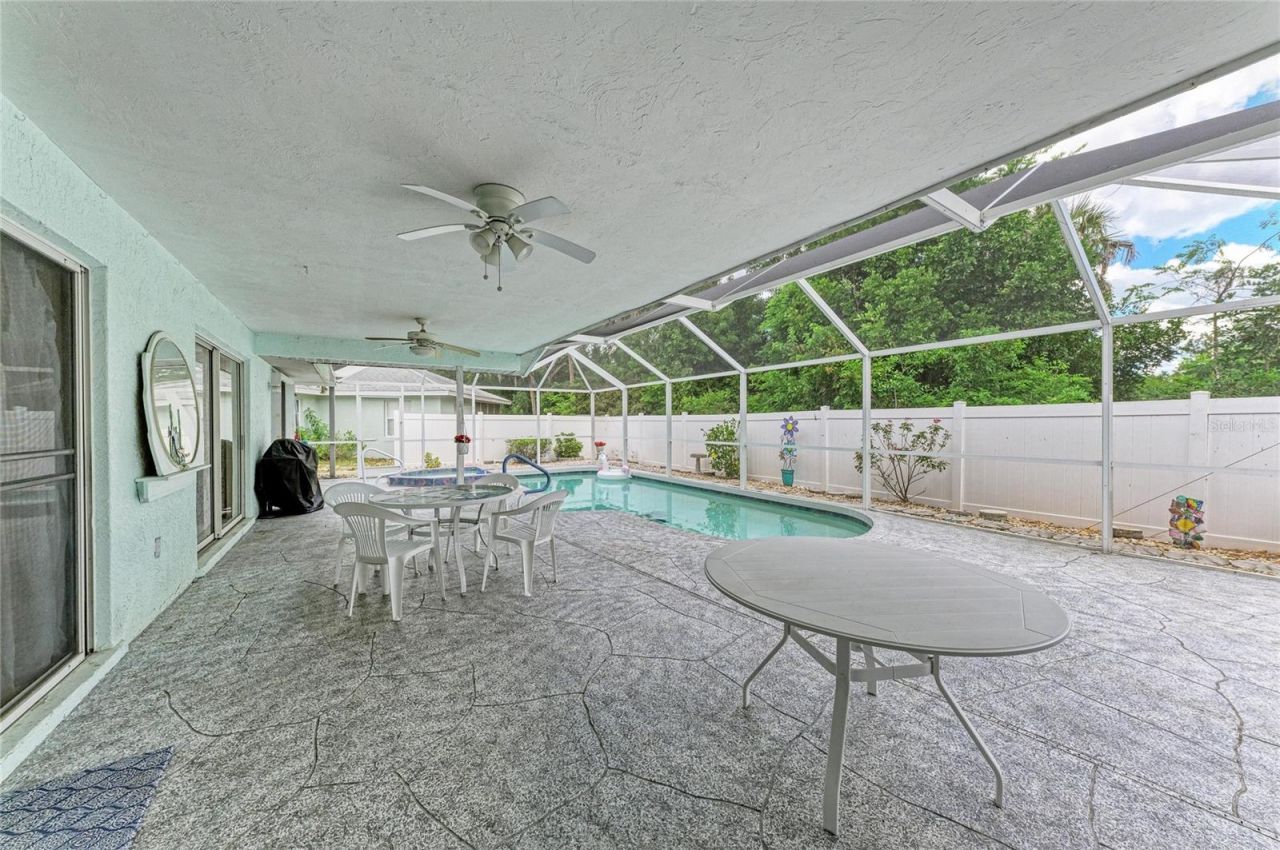 4916 32nd Avenue Drive W, Bradenton, FL 34209 Photo