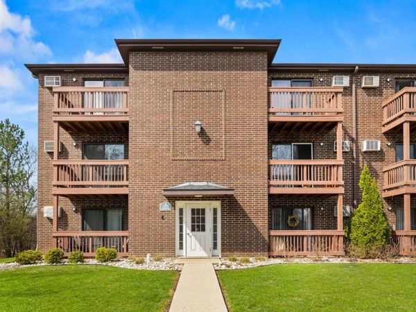1000 Spruce Street , Unit 2A, Glendale Heights, IL 60139