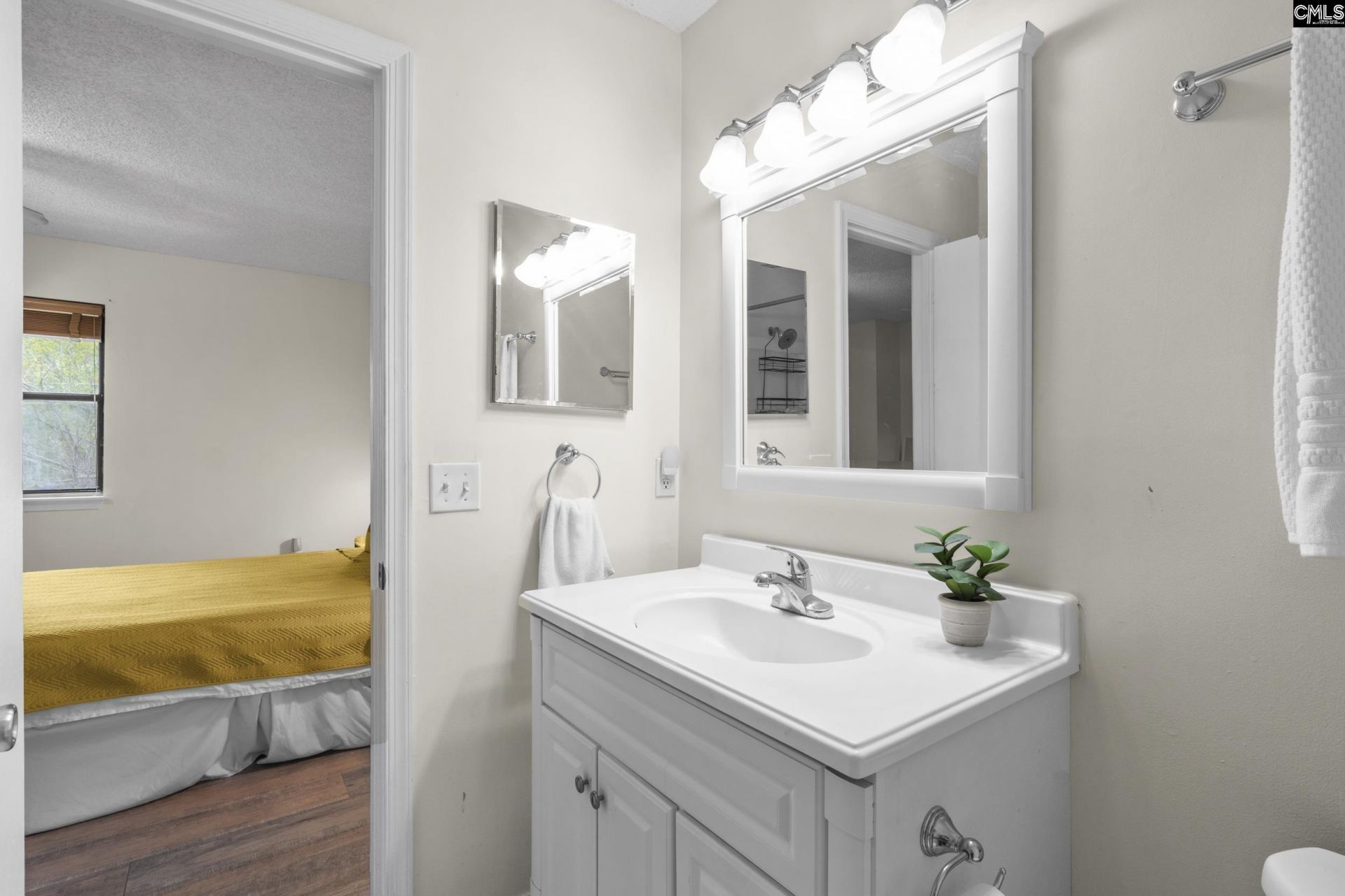 3921 Overbrook Photo 19