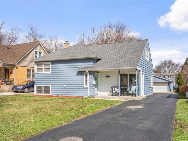 735 S Princeton Avenue , Villa Park, IL 60181