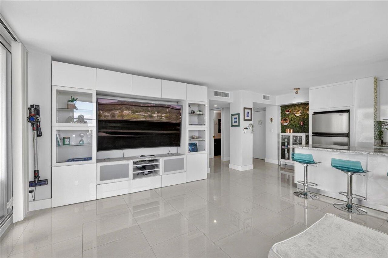 111 Briny Avenue, Unit 1011, Pompano Beach, FL 33062 Photo