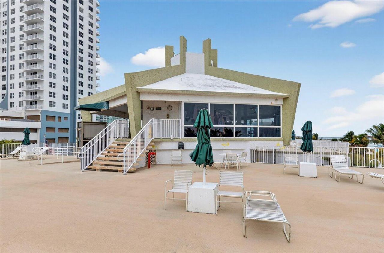 111 Briny Avenue, Unit 1011, Pompano Beach, FL 33062 Photo