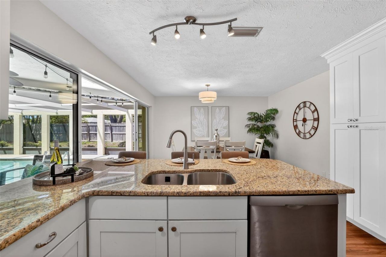 1200 Eden Isle Boulevard Ne, Saint Petersburg, FL 33704 Photo