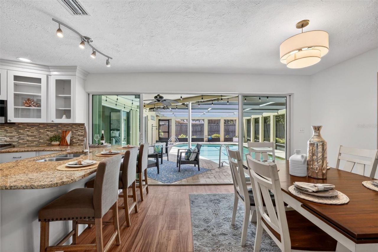 1200 Eden Isle Boulevard Ne, Saint Petersburg, FL 33704 Photo