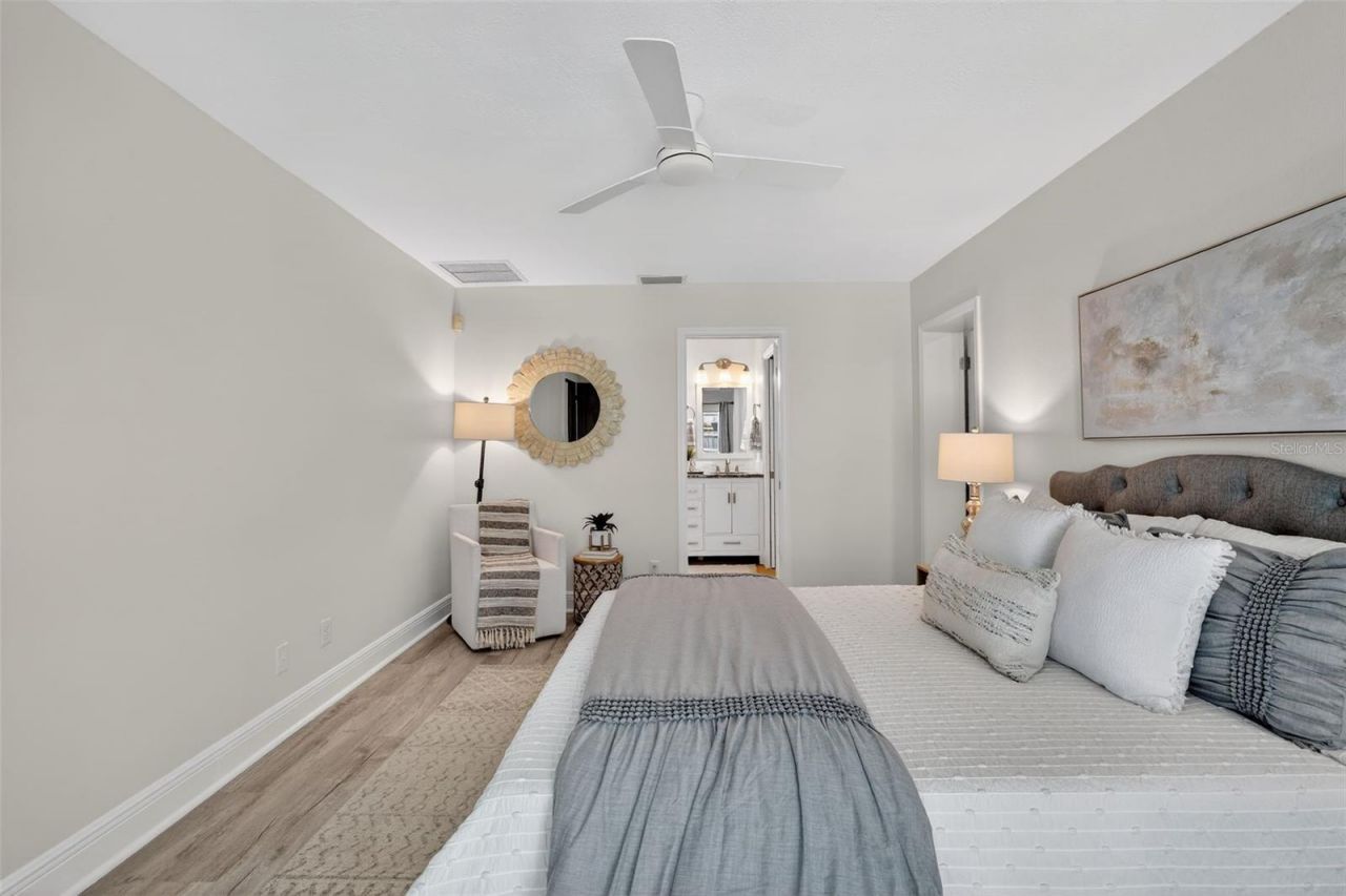 1200 Eden Isle Boulevard Ne, Saint Petersburg, FL 33704 Photo