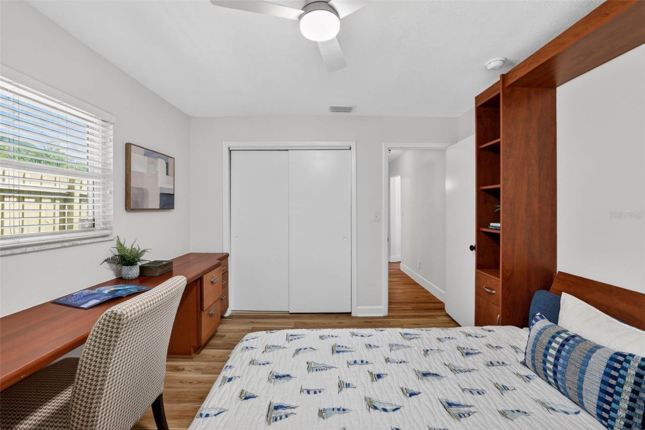 1200 Eden Isle Boulevard Ne, Saint Petersburg, FL 33704 Photo