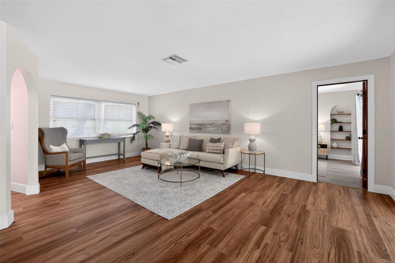 1200 Eden Isle Boulevard Ne, Saint Petersburg, FL 33704 Photo