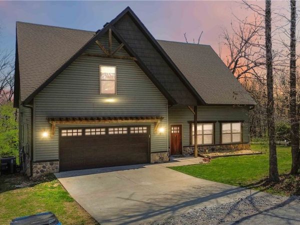 9 Kings Lynn, Bella Vista, AR 72715