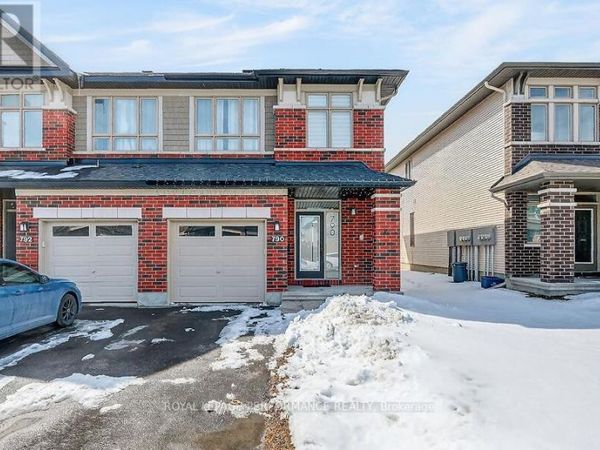 790 Cairn Crescent, Ottawa, ON K1W0P7