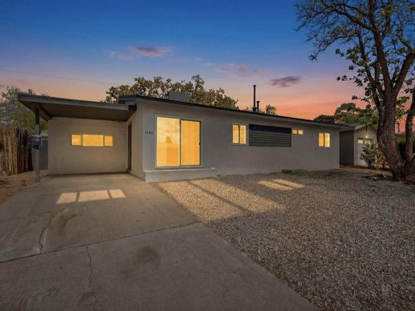 10429 Mountain Road NE, Albuquerque, NM 87112