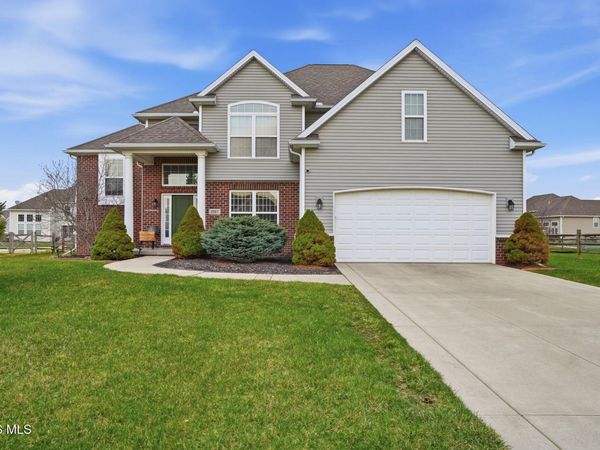 3307 Sterlingwood Lane, Perrysburg, OH 43551