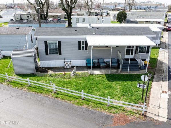 1451 Oak Harbor Road, Fremont, OH 43420