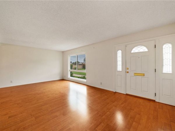 4119 Larwin, Cypress, CA 90630