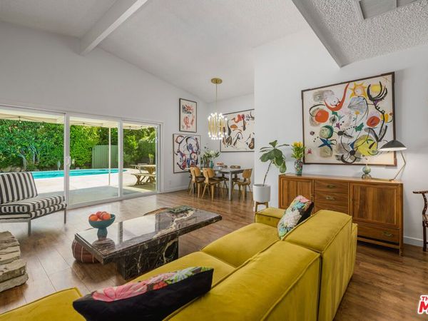 6902 Andasol Avenue, Van Nuys, CA 91406