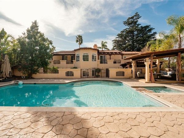 828 S Sunset Canyon, Burbank, CA 91501