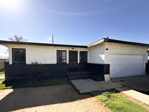 1866 E Avenue Q11, Palmdale, CA 93550