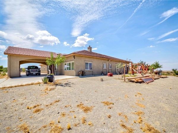 3789 Luna Road, Phelan, CA 92371