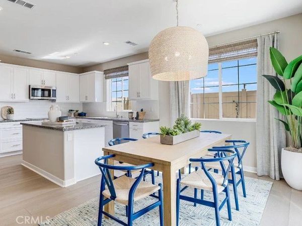 1364 Thunderbolt Lane, Rialto, CA 92376