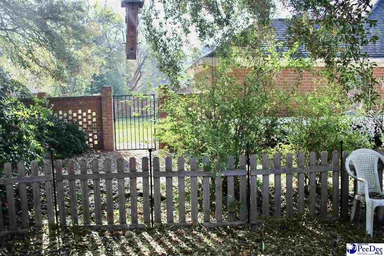 13 Radcliffe Dr Photo 4