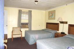 466 N Brooks St photo 4