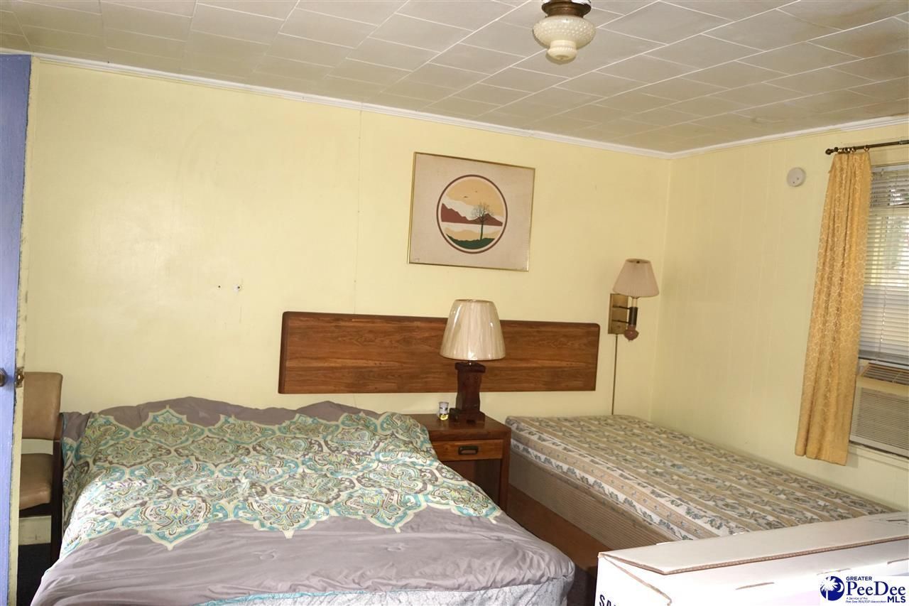 466 N Brooks St Photo 4