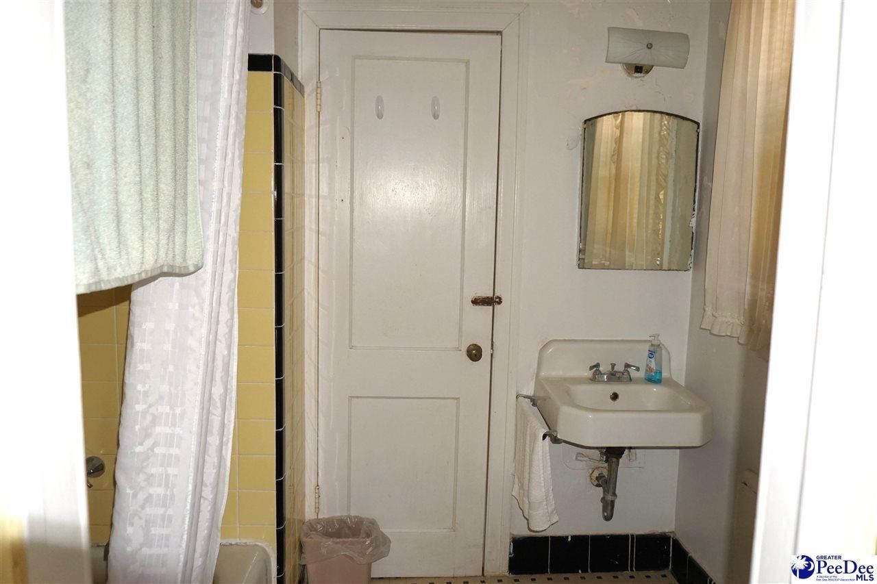 466 N Brooks St Photo 5