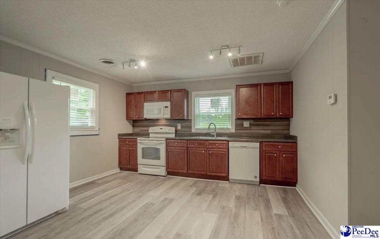 2443 Hwy 52s Photo 4