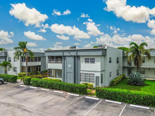 560 Capri, Delray Beach, FL 33484