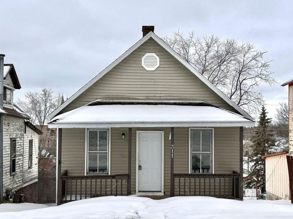 311 W Brown Street, Iron Mountain, MI 49801
