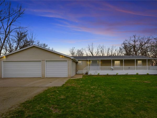 1668 180th St, Nichols, IA 52766