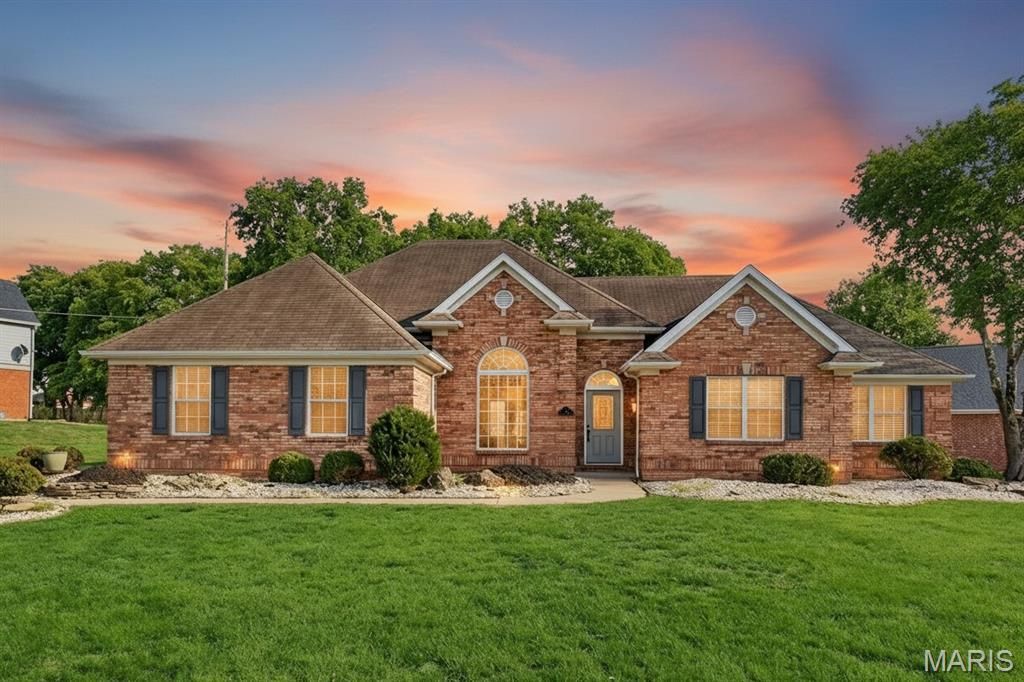 2 Pebble Hill Drive , Belleville, IL 62223 Main Photo