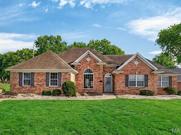 2 Pebble Hill Drive, Belleville, IL 62223