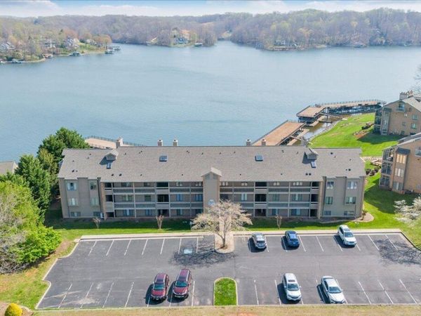 835 Gangplank RD , Unit 113, Moneta, VA 24121