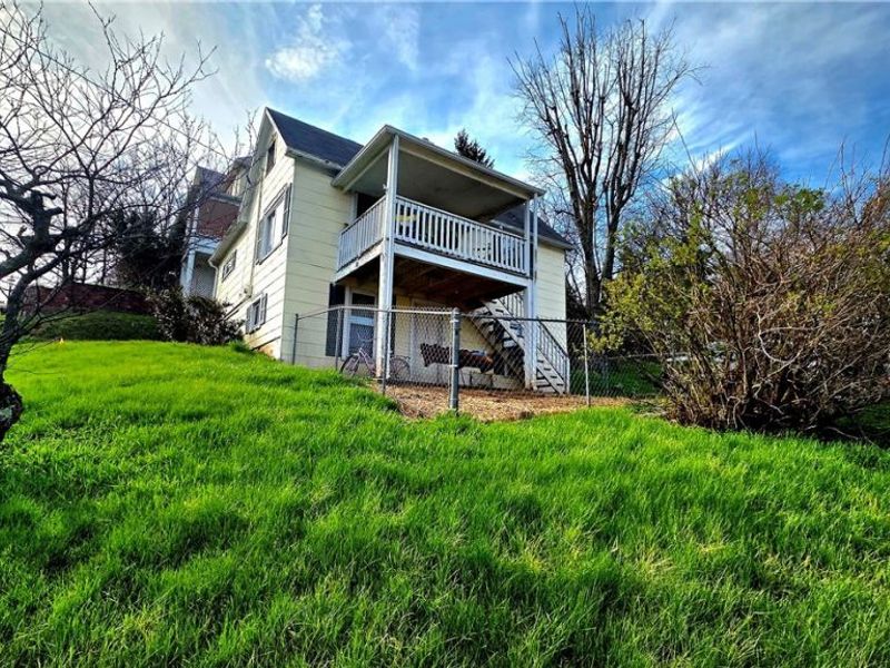 100 W Spring Street, Marietta, OH 45750 Photo 1