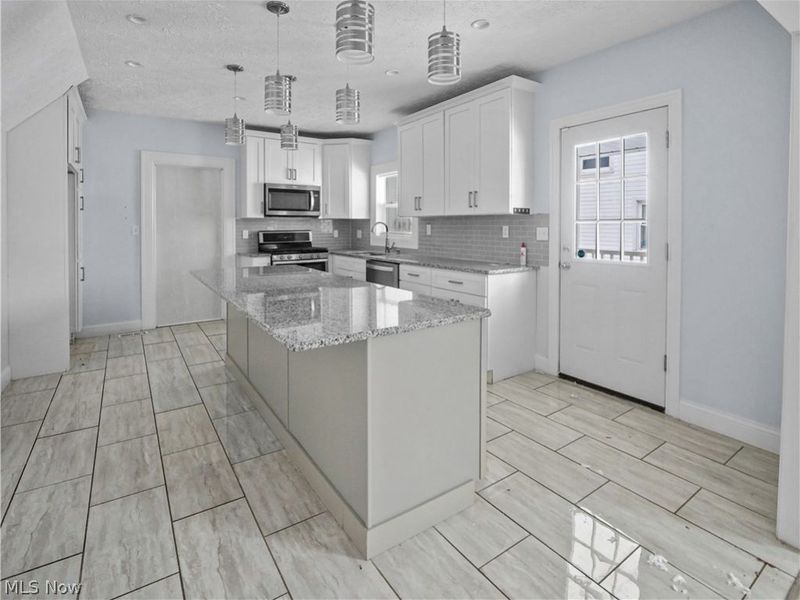 28 Jennette Drive, Youngstown, OH 44512 Photo 3