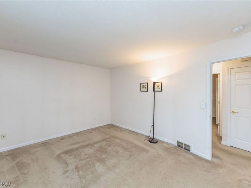 9546 Cyprus Lane , Olmsted Falls, OH 44138 Photo 19