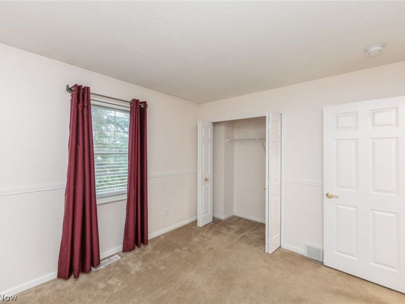 9546 Cyprus Lane , Olmsted Falls, OH 44138 Photo 23