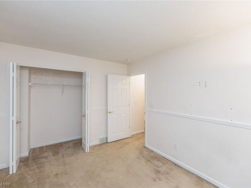 9546 Cyprus Lane , Olmsted Falls, OH 44138 Photo 24