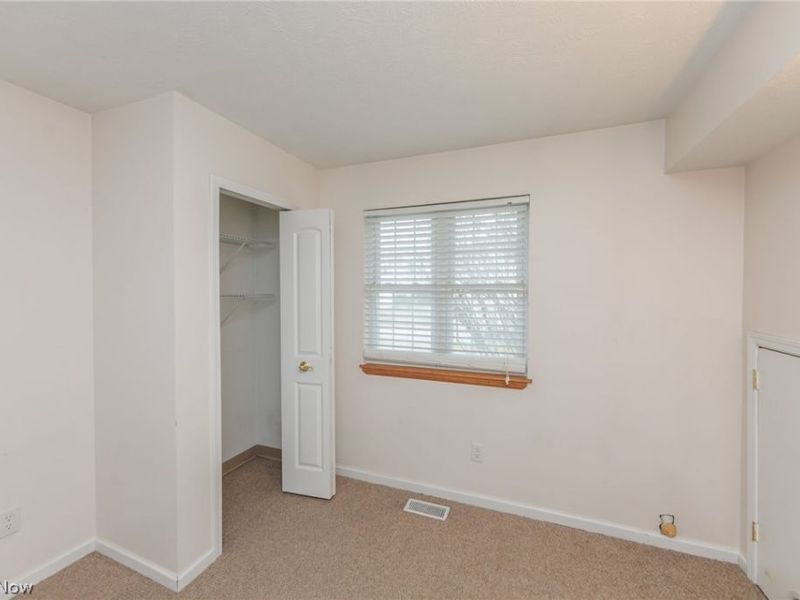 9546 Cyprus Lane , Olmsted Falls, OH 44138 Photo 32