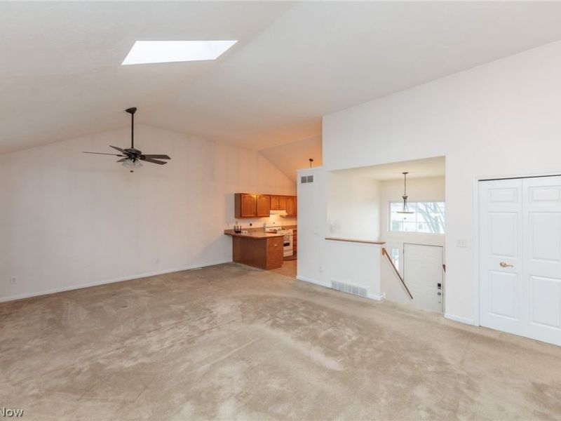 9546 Cyprus Lane , Olmsted Falls, OH 44138 Photo 6