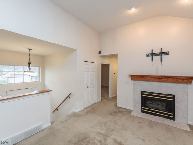 9546 Cyprus Lane , Olmsted Falls, OH 44138 Photo 8