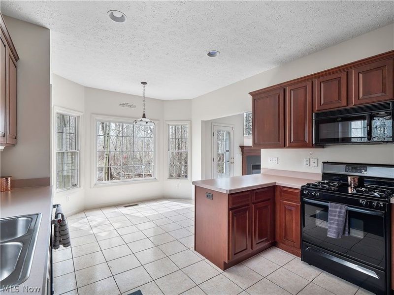 4272 Lake Harbour Way , Avon, OH 44011 Photo 11