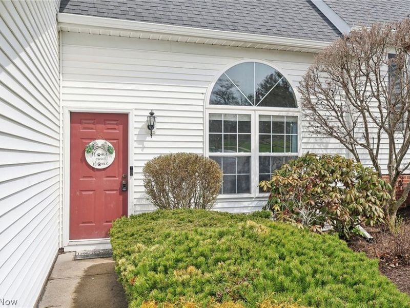 5413 Pebble Creek Lane , Painesville Township, OH 44077 Photo 2